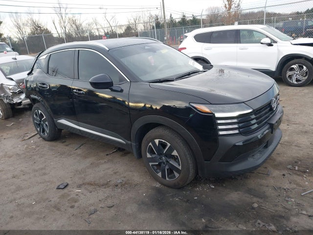 Salvage Nissan Kicks Image