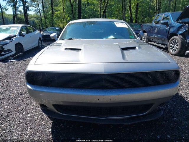 Dodge Challenger Sxt