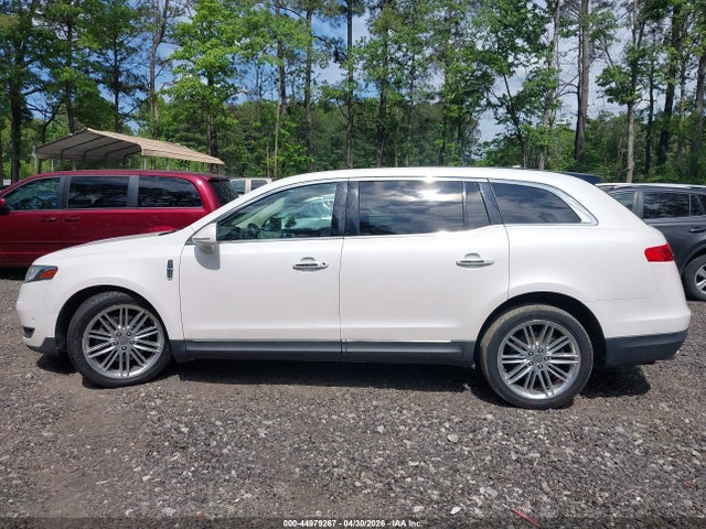 Lincoln MKT Reserve