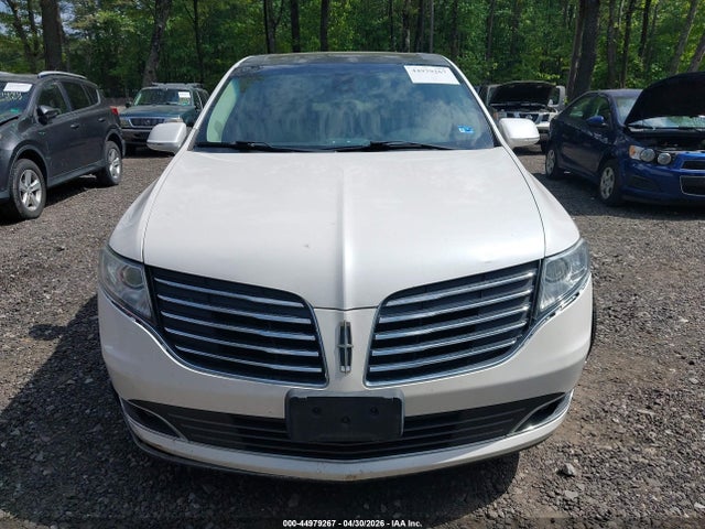 Lincoln MKT Reserve