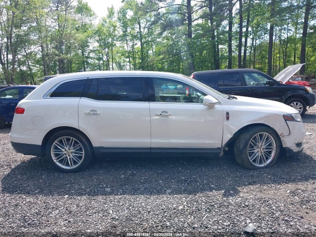 Lincoln MKT Reserve