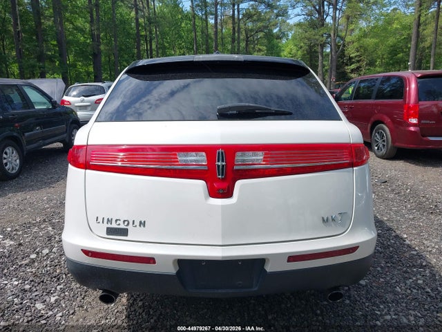 Lincoln MKT Reserve