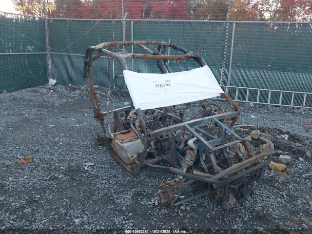 Salvage Can-Am Commander Image