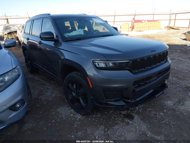 Salvage Jeep Grand Cherokee Image