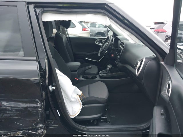 Kia Soul Lx