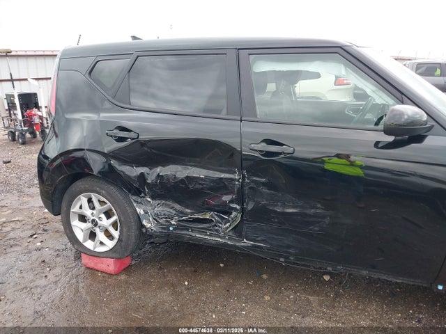 Kia Soul Lx