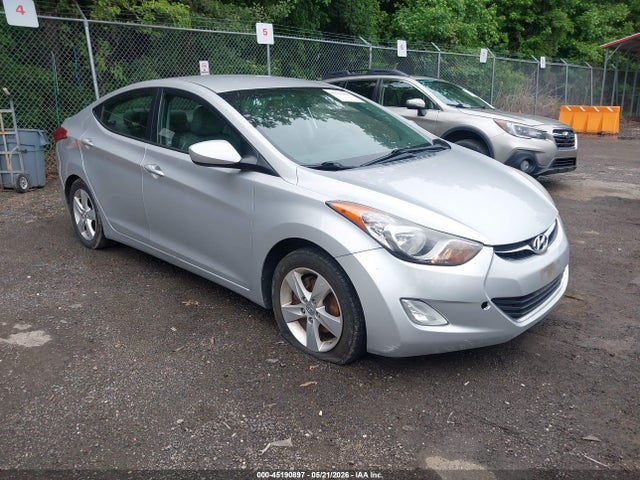 Salvage Hyundai ELANTRA Image