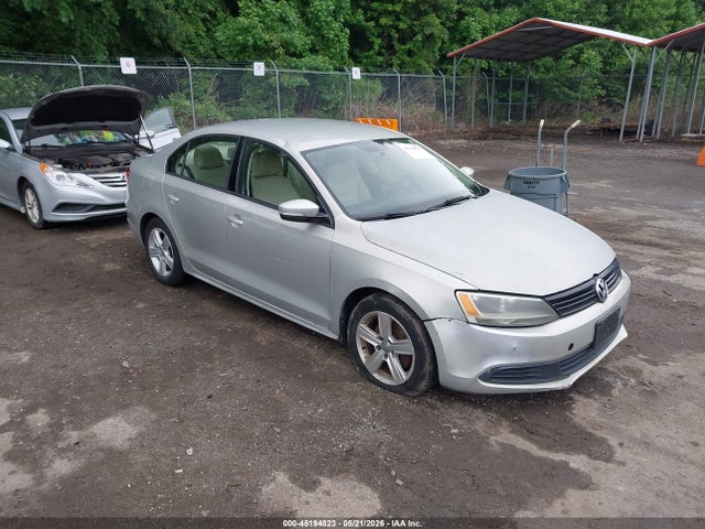 Salvage Volkswagen Jetta Image