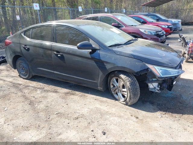 Salvage Hyundai ELANTRA Image