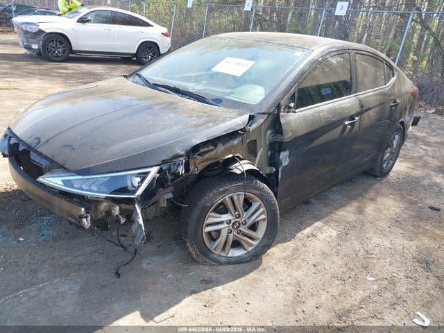 Hyundai ELANTRA Sel