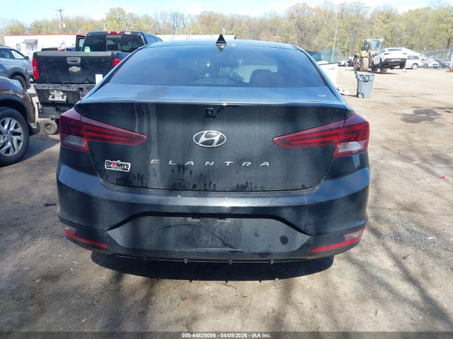 Hyundai ELANTRA Sel