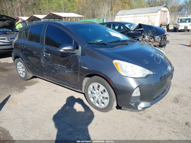 Salvage Toyota Prius c Image