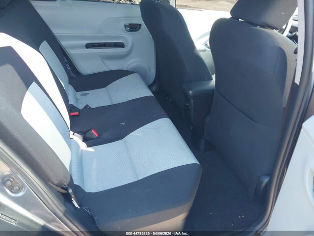 Toyota Prius c Two
