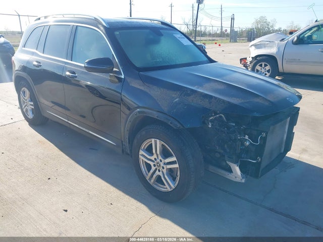 Salvage Mercedes-Benz GLB Image