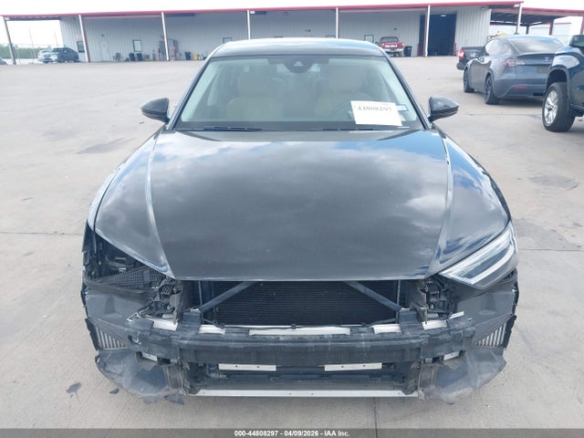 Audi A8 55