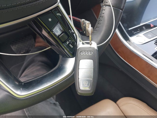 Audi A8 55