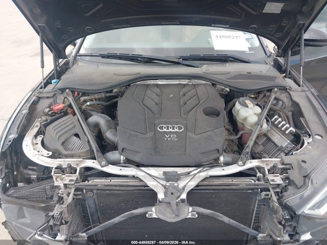 Audi A8 55