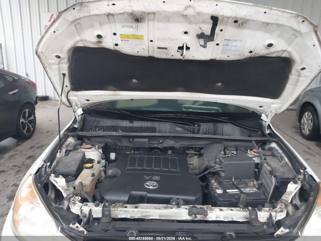 Toyota RAV4 Base V6