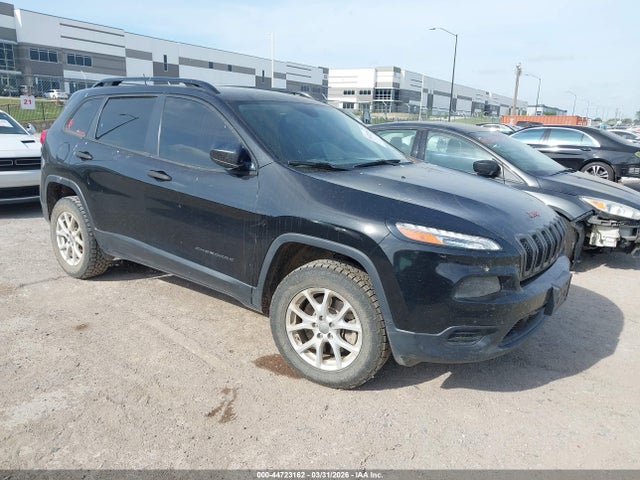 Salvage Jeep Cherokee Image
