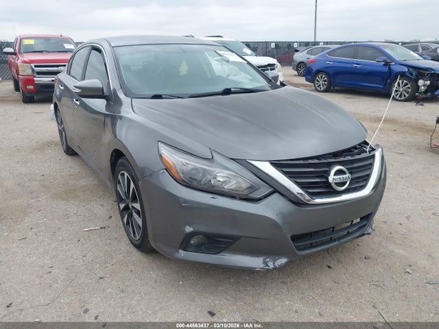 Salvage Nissan Altima Image