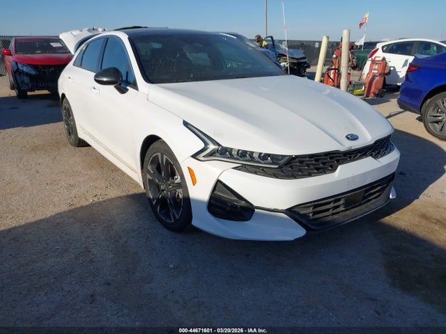 Salvage Kia K5 Image