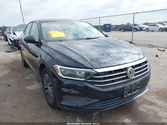 Salvage Volkswagen Jetta Image