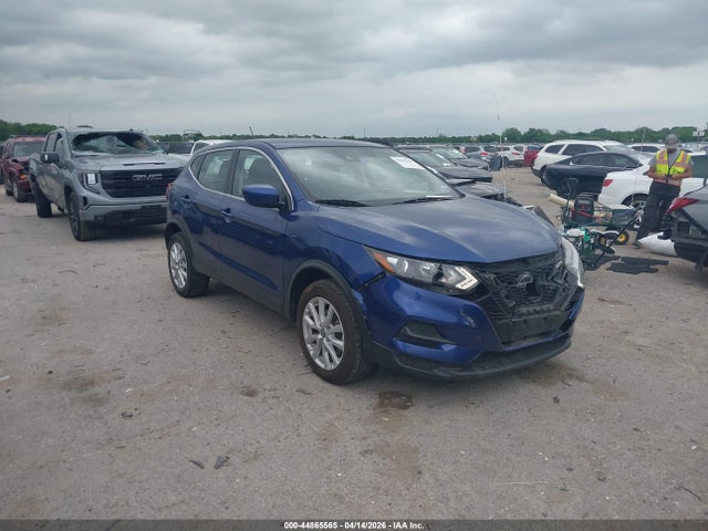 Salvage Nissan Rogue Image