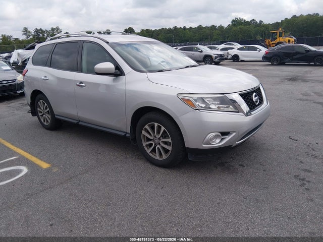 Salvage Nissan Pathfinder Image