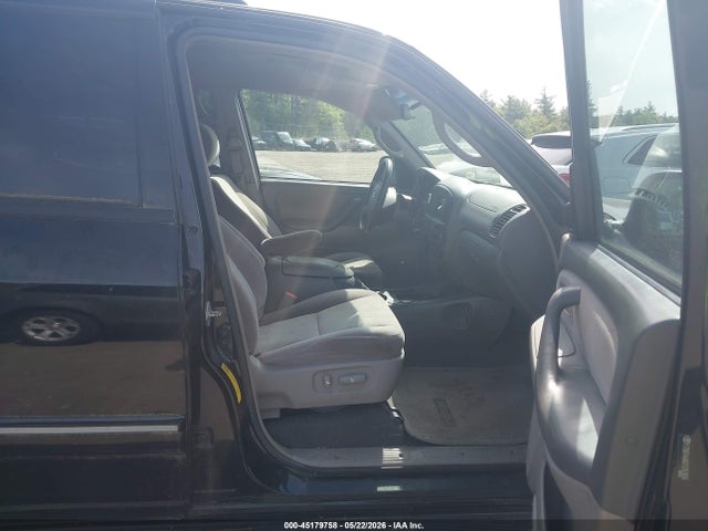 Toyota Sequoia Sr5 V8