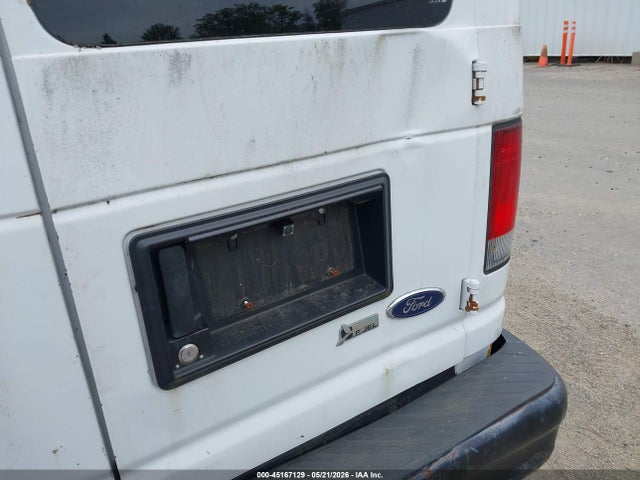 Ford E-150 Commercial