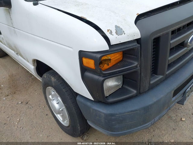 Ford E-150 Commercial