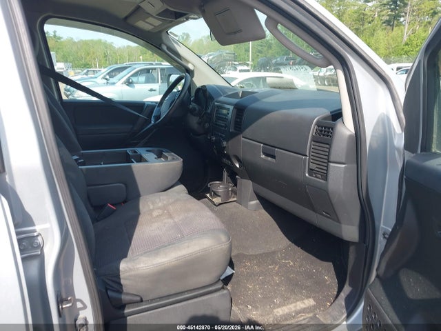 Nissan Titan Se