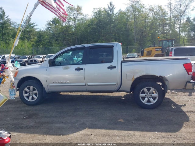 Nissan Titan Se
