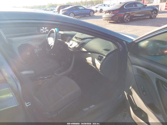 Hyundai ELANTRA Se