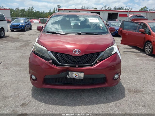 Toyota Sienna Se 8 Passenger