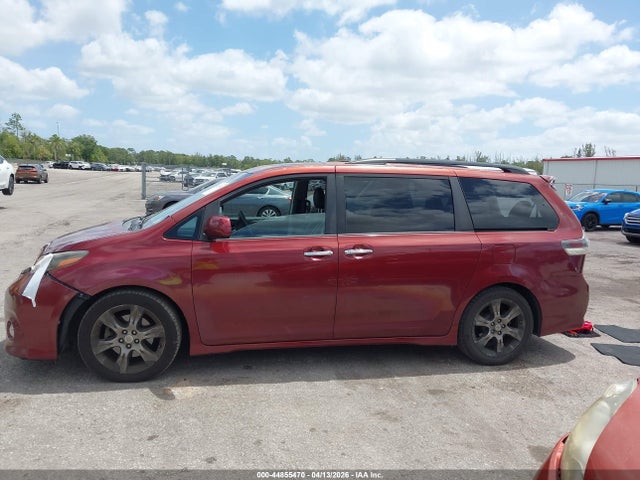Toyota Sienna Se 8 Passenger