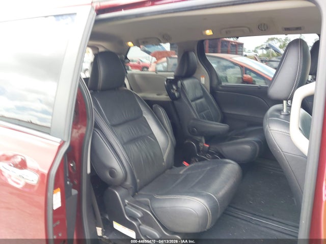 Toyota Sienna Se 8 Passenger