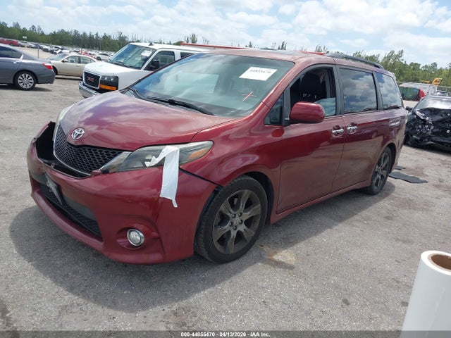 Toyota Sienna Se 8 Passenger