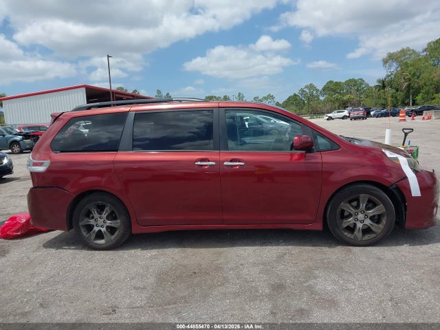 Toyota Sienna Se 8 Passenger