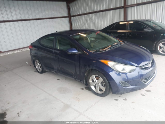 Salvage Hyundai ELANTRA Image