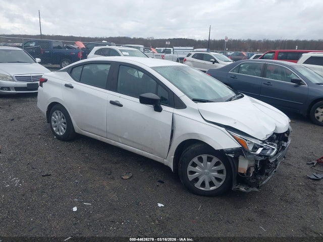 Salvage Nissan Versa Image