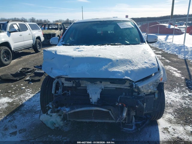 Mitsubishi Outlander 2.0 Se