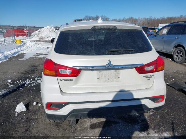Mitsubishi Outlander 2.0 Se