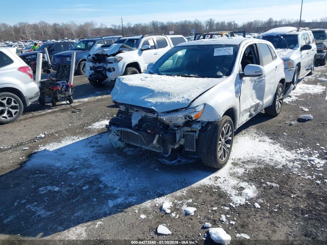 Mitsubishi Outlander 2.0 Se