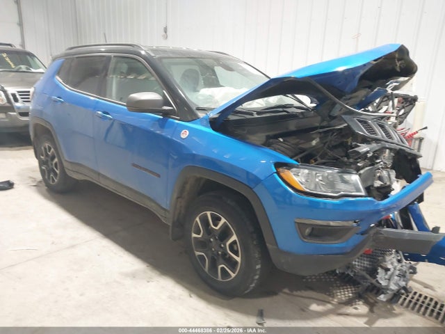 Salvage Jeep Compass Image