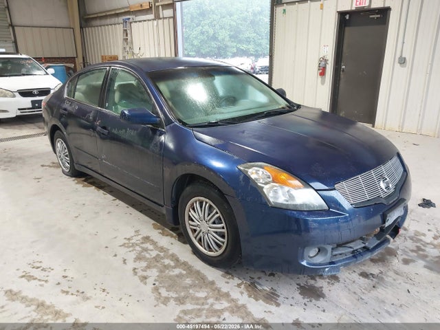 Salvage Nissan Altima Image