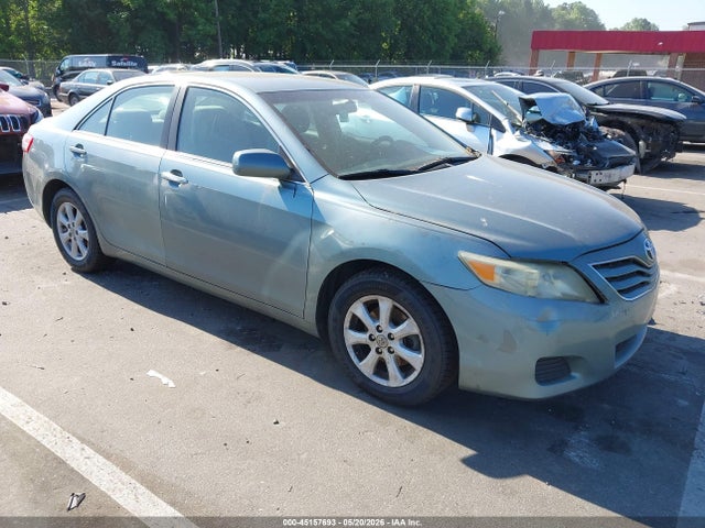 Salvage Toyota Camry Image