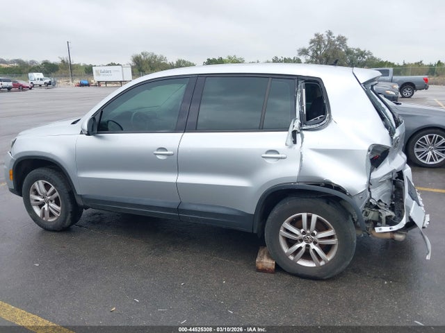 Volkswagen Tiguan S