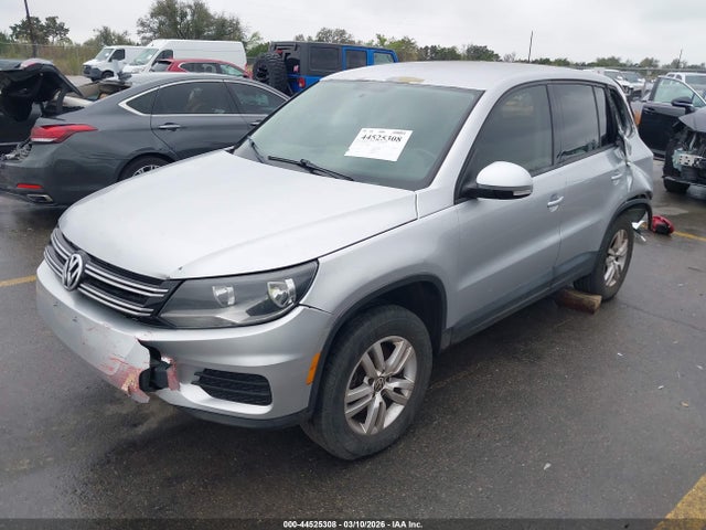 Volkswagen Tiguan S