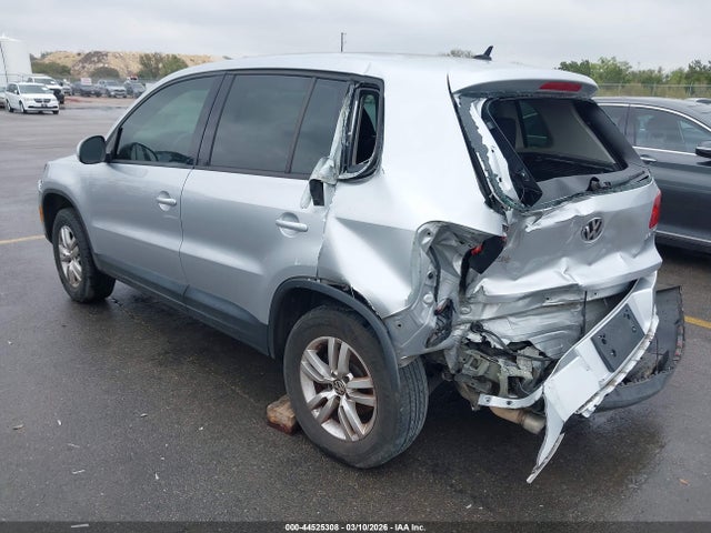 Volkswagen Tiguan S